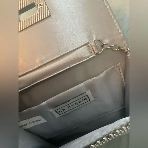 Elegant *La Regale* Silver Bead Chain Crossbody Bag Satin Lining - Picture 3 of 10